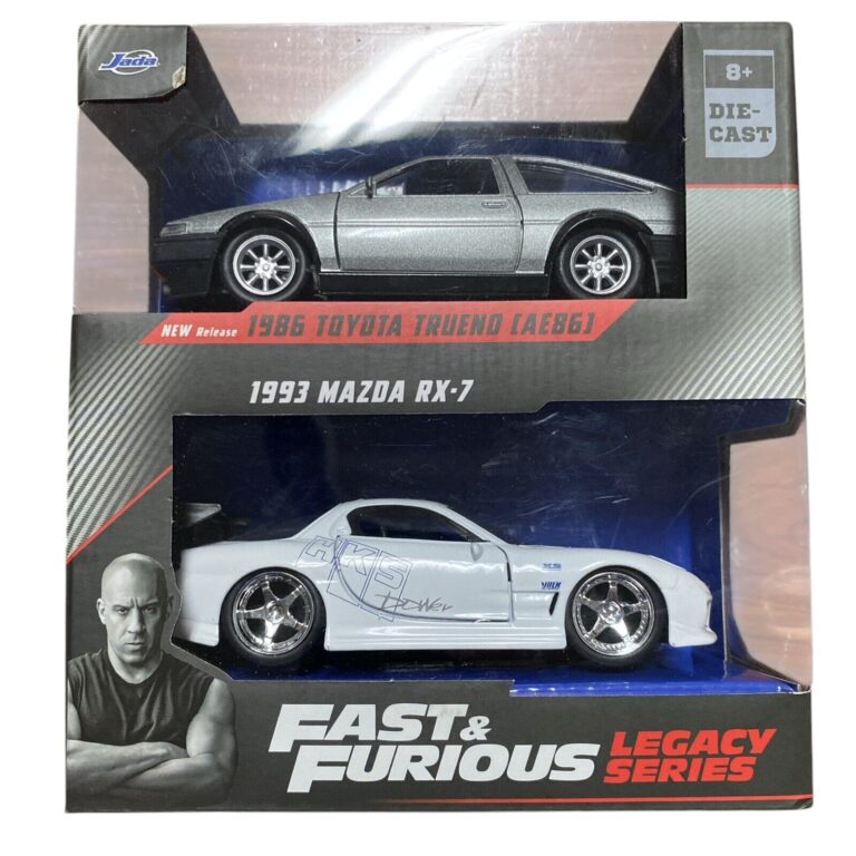 Coffret véhicules Fast and Furious 1 32 Toyota Trueno RX7 1 Photoroom