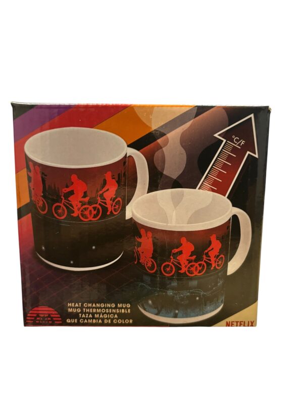 mug thermosensible stranger things - 1