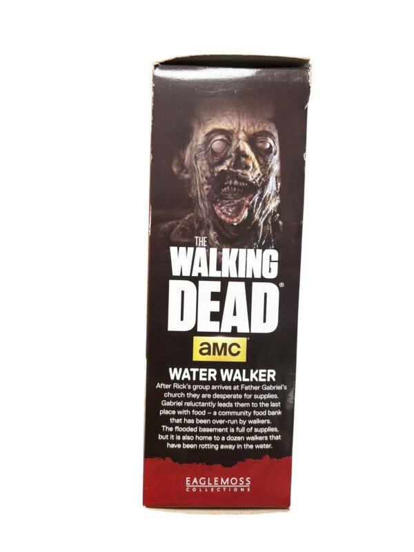 figurine water walker - 3